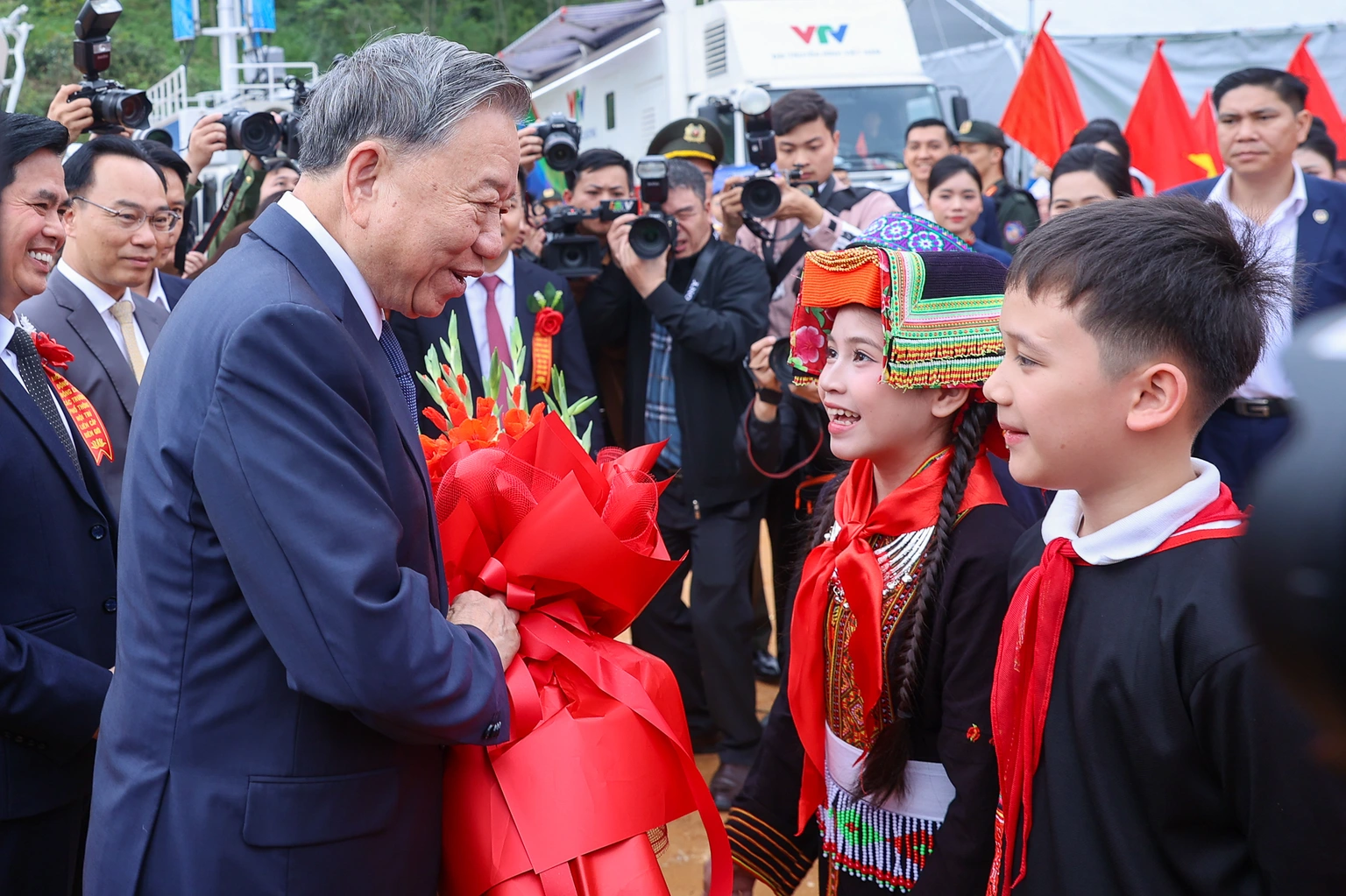 Khởi công đồng loạt trường học mới - Xóa rào cản, viết tiếp ước mơ vùng biên